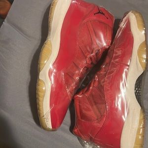 Red Jordan 11’s Size 11